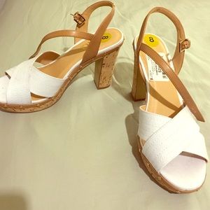 Beautiful hills XOXO brand new!!!