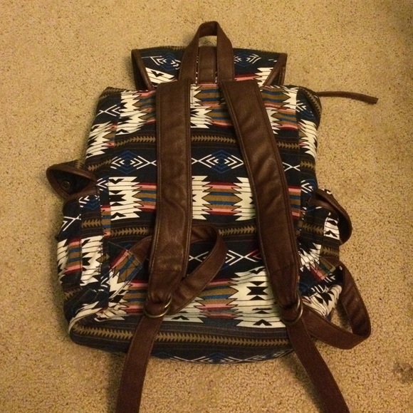 Tribal Print Backpack - Picture 3 of 4