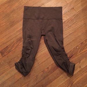 brown lulu cropped leggings