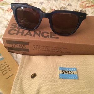 Brand new Toms Memphis Matte Slate Blue Sunglasses
