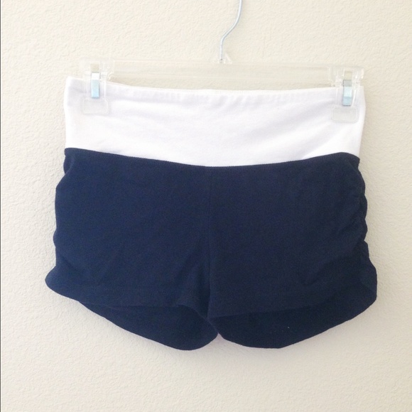 NWOT Wet Seal Black and White Yoga Shorts