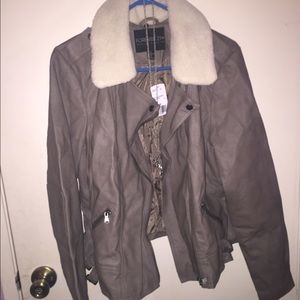 Forever 21: Plus Size Outerwear Bomber