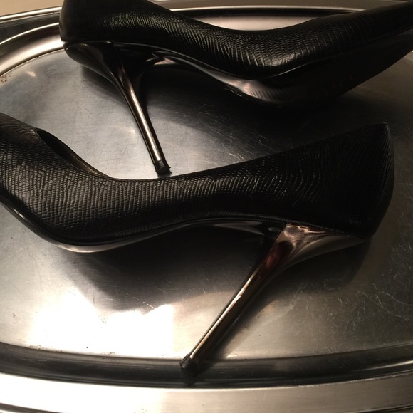 BCBGIRLS BLACK HEELS WITH SILVER HEEL - Picture 3 of 4