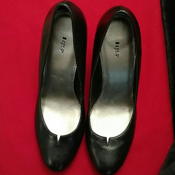 Black Apt. 9 pumps - Picture 4 of 4