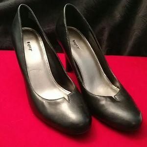 Black Apt. 9 pumps