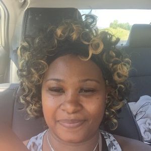 Meet your Posher, Latisha