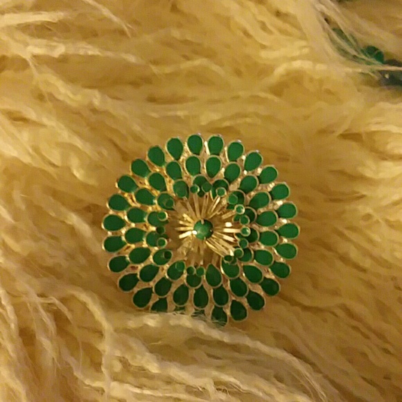 Ring - Picture 2 of 2