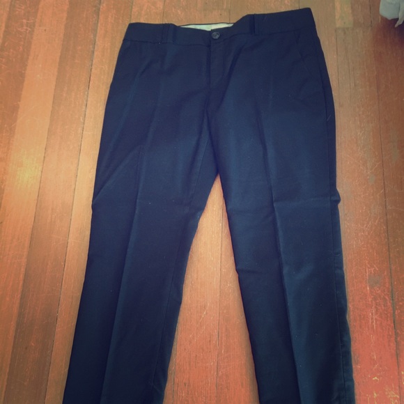Banana Republic Black Capris Size 12 like new!