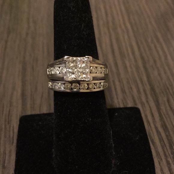 14k white gold, 3c diamond ring.