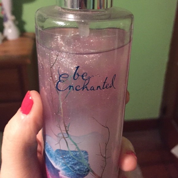 Four Bath & Body Works and PINK brand lotion/spray - Picture 3 of 4