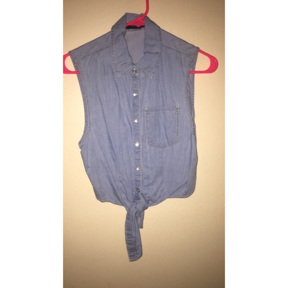 Forever 21 Tops - Sleveless Jean Forever 21 Crop Top ✨