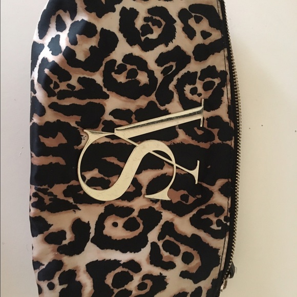Victoria Secret Leopard Print make up bag 👜