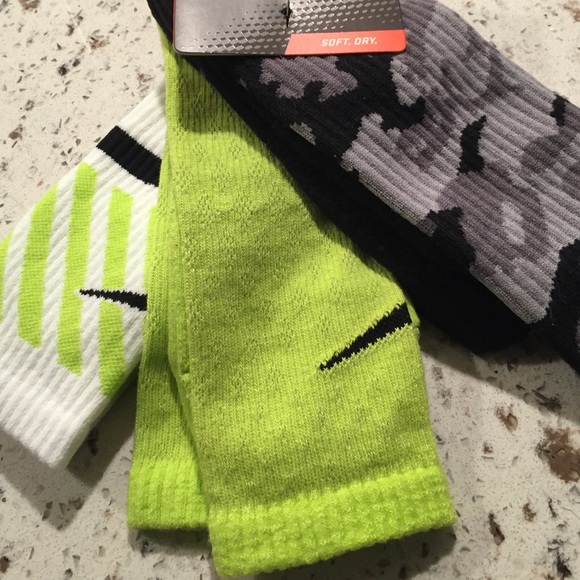 Nike Crew Socks 3 pairs in a pack. - Picture 2 of 4