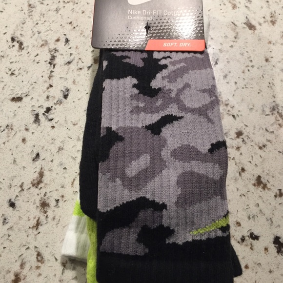 Nike Crew Socks 3 pairs in a pack. - Picture 4 of 4