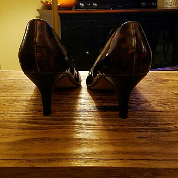 Shoes - Picture 3 of 4