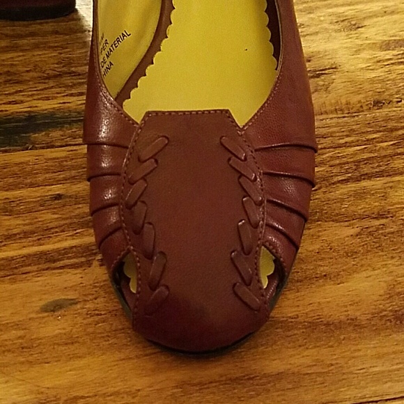 Shoes - Picture 2 of 4
