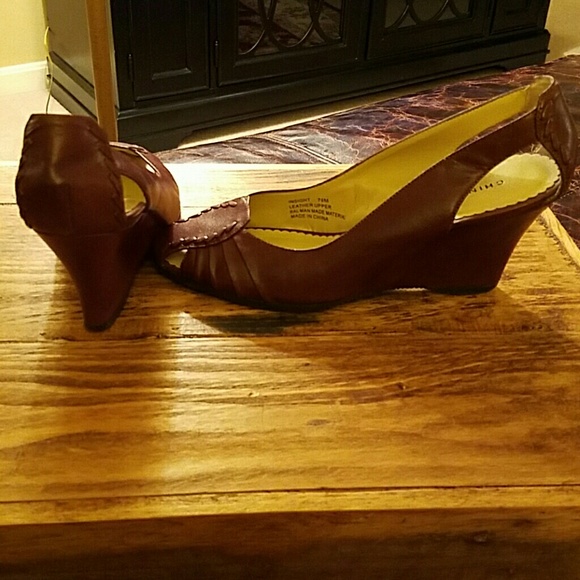 Shoes - Picture 3 of 4