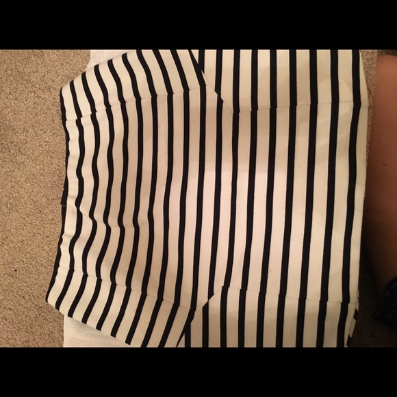 🎉 SOLD ON EBAY Ann Taylor Striped Skirt - Picture 2 of 4