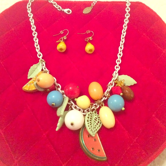 Necklace and earrings set