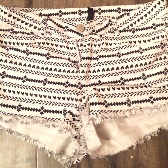 H&M tribal print high waisted cut off shorts
