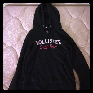navy blue long sleeve hollister hoodie