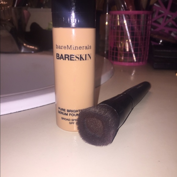 Bare Escentuals Other - Bare minerals Bare skin foundation and brush