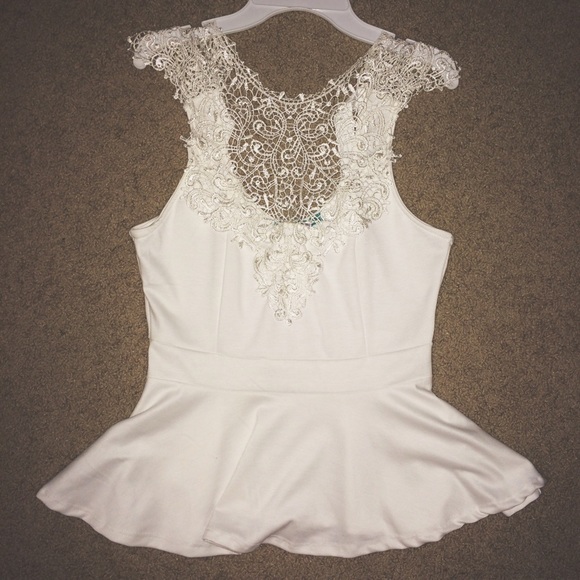 Peplum top w/ lace detail - Picture 1 of 2