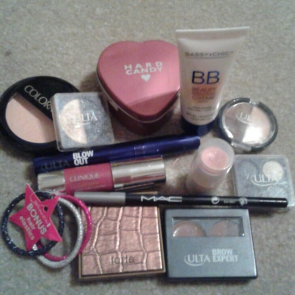 Beauty bundle with free clinque makeup bag