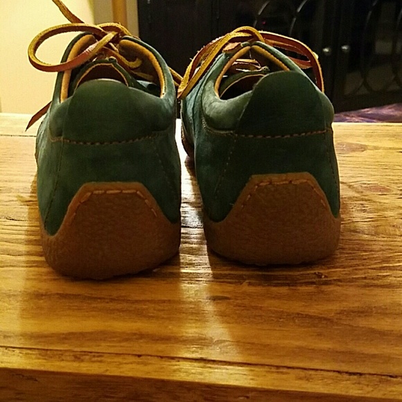 Shoes - Picture 2 of 4