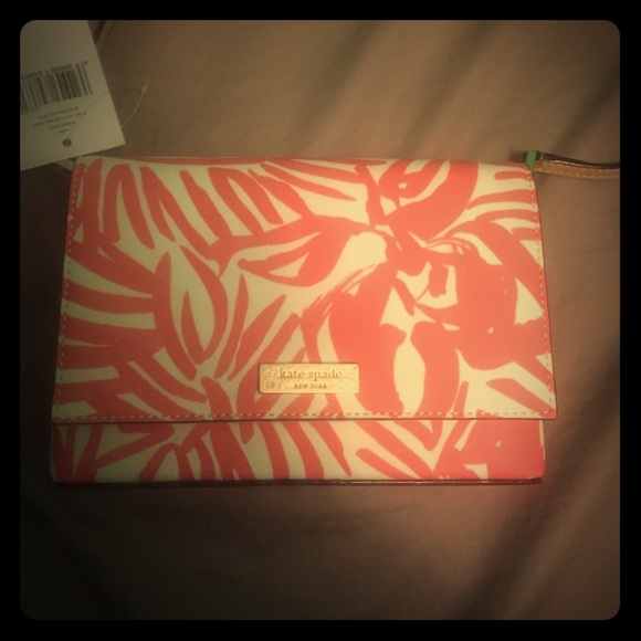 NEW KATE SPADE OVER THE SHOULDER BAG🎀🎀🎀🎀