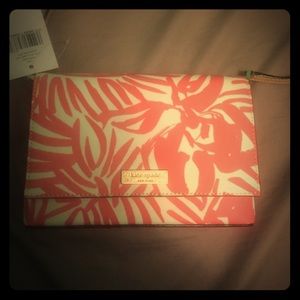 NEW KATE SPADE OVER THE SHOULDER BAG🎀🎀🎀🎀