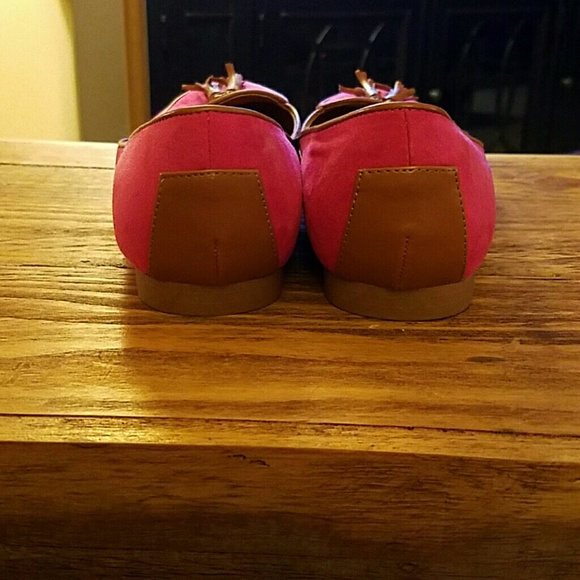 Shoes - Picture 3 of 4