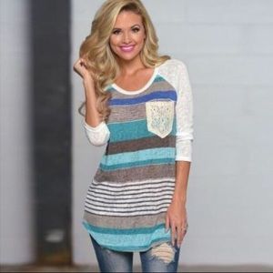 Nwot Baseball T with a hot lace pocket✨