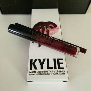 Kylie lipkit in KOURT K! 💋