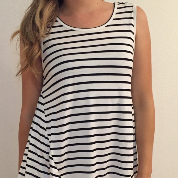 Striped Sleeveless Trapeze Tunic - Picture 4 of 4