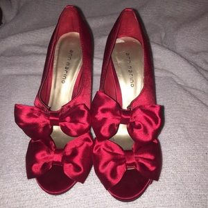 Ann Marino Red Bow Heels!!