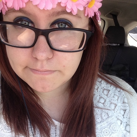 Meet your Posher, Julia - Picture 1 of 1