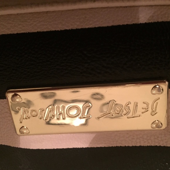 Betsey Johnson hand bag - Picture 2 of 3