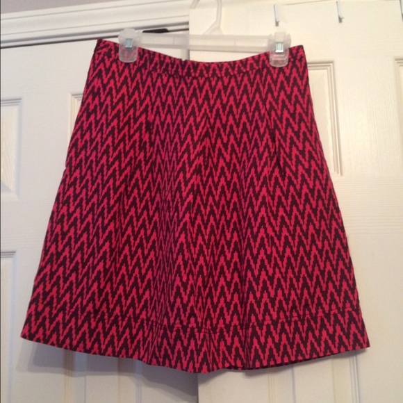 Pleated chevron skirt - Picture 1 of 3