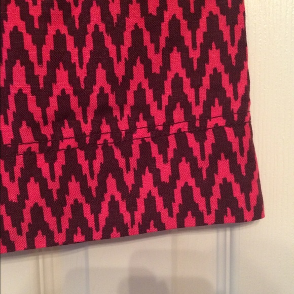Pleated chevron skirt - Picture 2 of 3