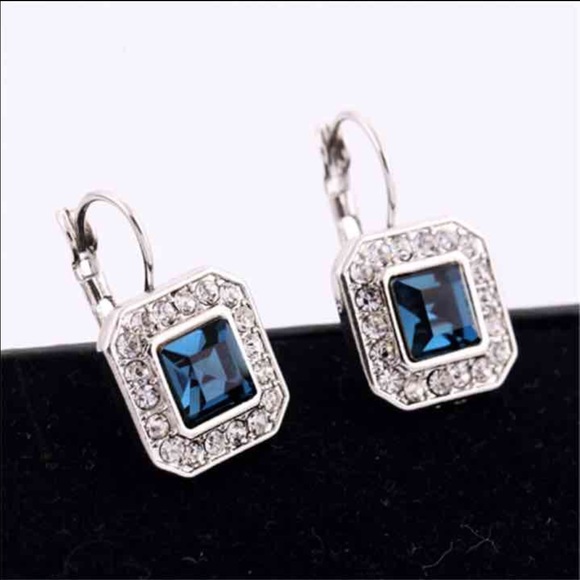 💕💕 ELEGANT EARRINGS 💕💕 - Picture 2 of 3