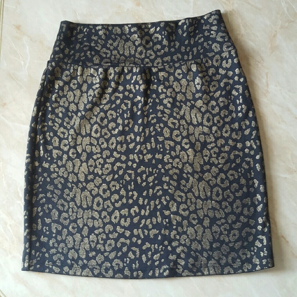 Dresses & Skirts - Black / Gold Mini Metallic Skirt