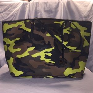 Michael Kors Jet Set Yellow Camo Medium Tote