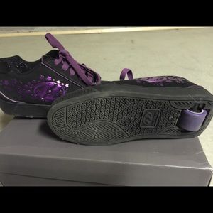 Heelys black with purple laces size 7