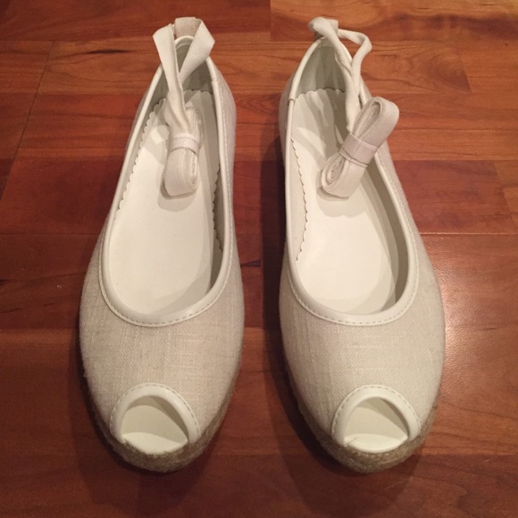 Banana Republic Off White Peep Toe Flat Espadrille