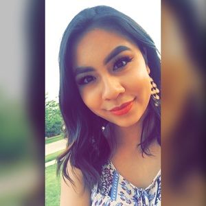 Meet your Posher, Adriana