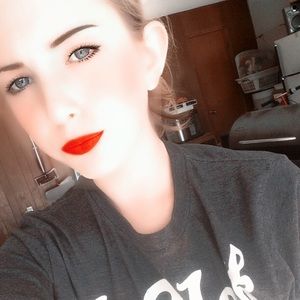 Meet your Posher, Alisha