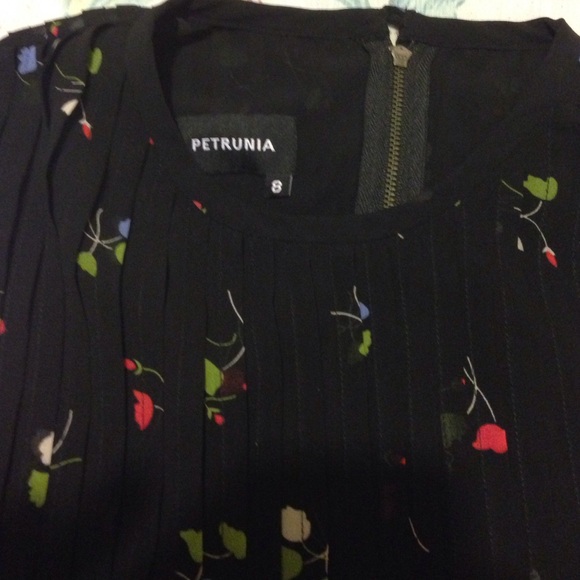 Short sleeve dress beautiful 100% polyester - Picture 1 of 3