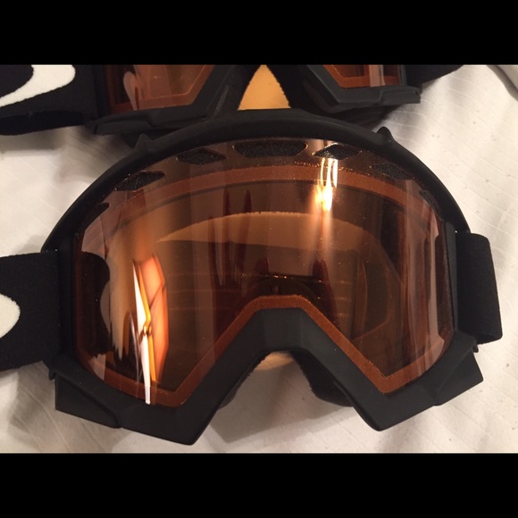 Oakley Snow goggles. Adult size