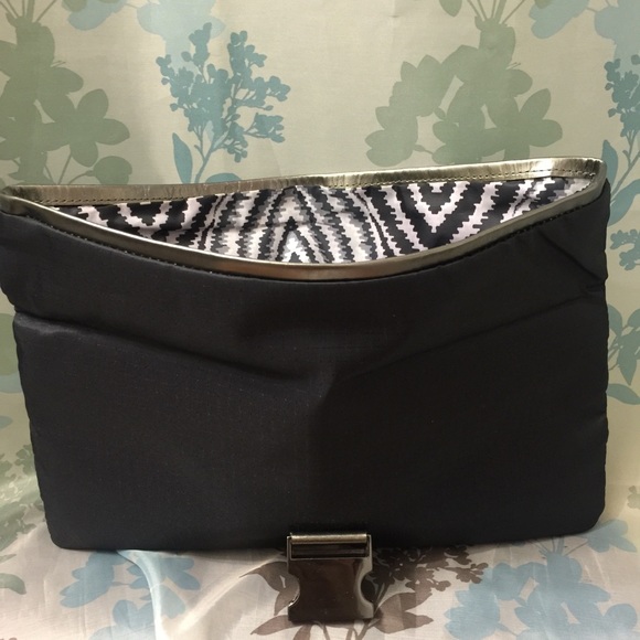 Brand New w/o tag Le Sport Sac Clutch - Picture 4 of 4